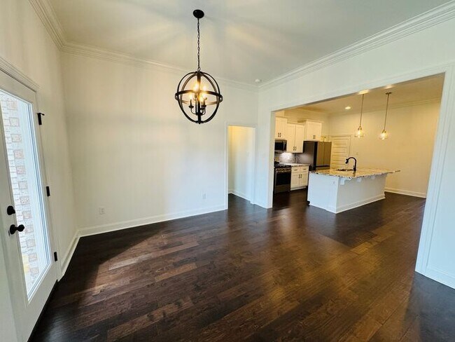 Building Photo - FENCED yard-great location at the base of Keel Mountain