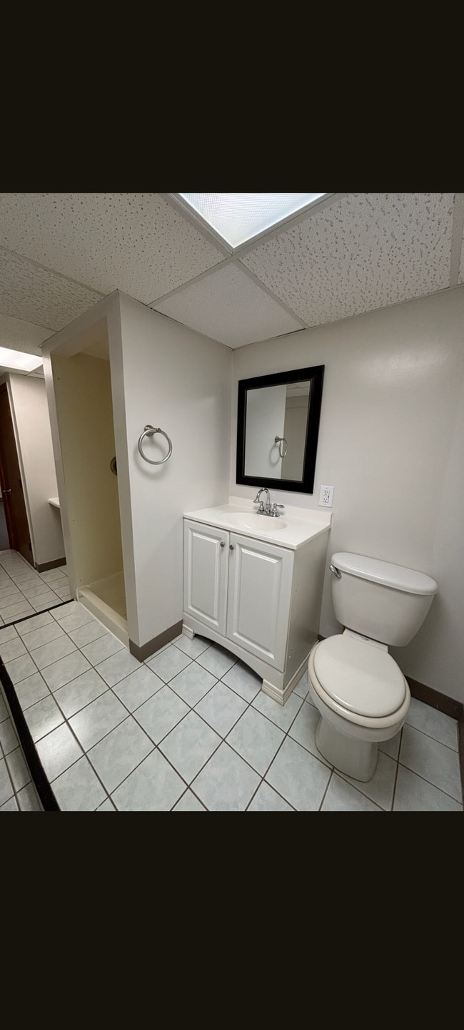 Building Photo - 2408 New Haven Ct