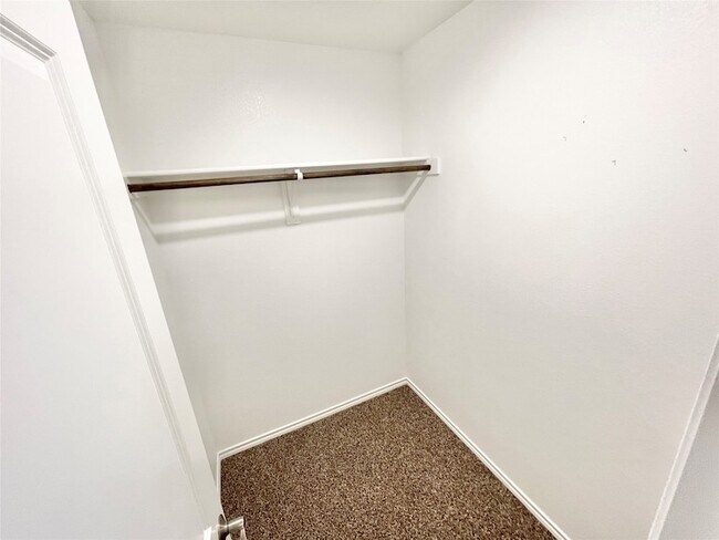 Building Photo - 1125 Silver Maple Ln