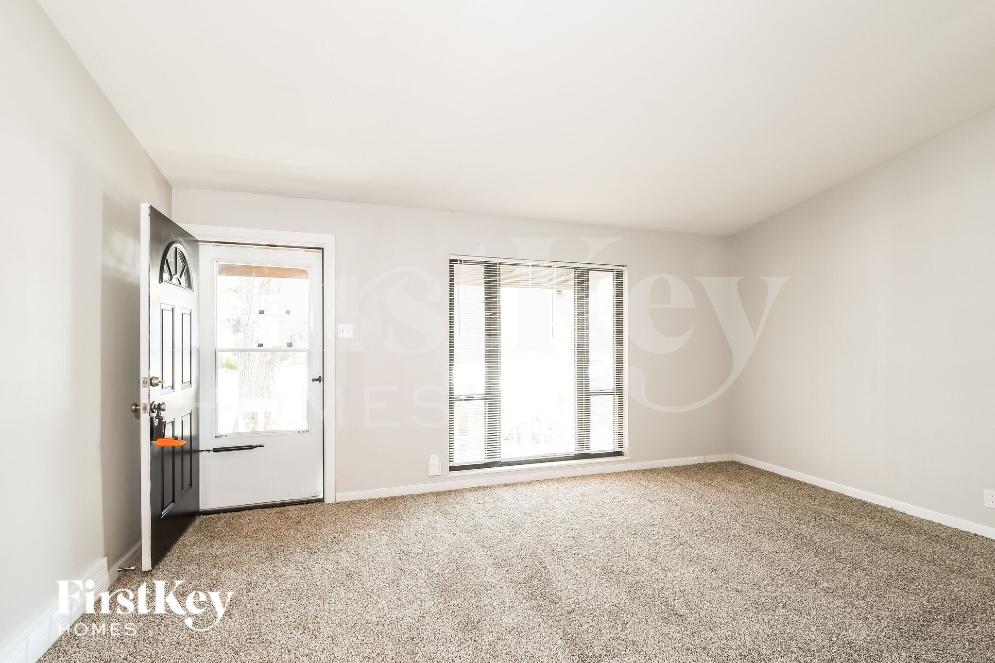 Building Photo - 255 Mohican Ln