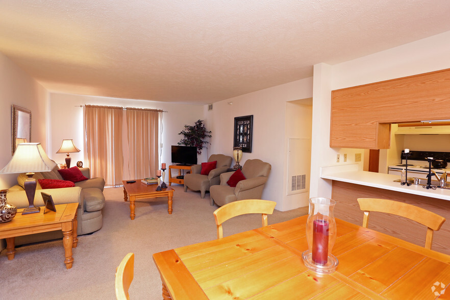 Dining Area - Higgins Estates Apartments