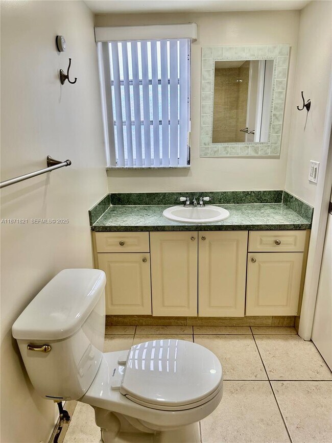 Building Photo - 300 NE 12th Ave