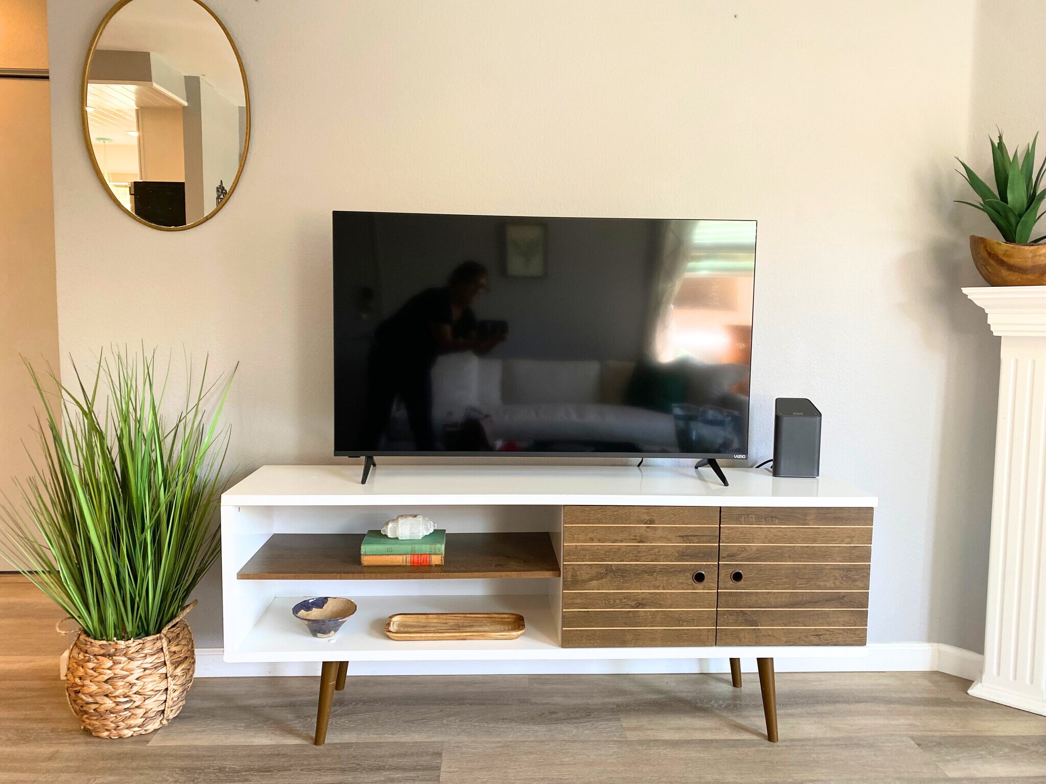 Entertainment center tv for your enjoyment. Free wi-fi is available so feel free to use your apps. - 220 Woodland Pky