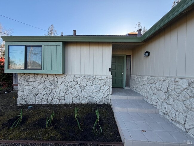 Building Photo - 378 Brey Rd