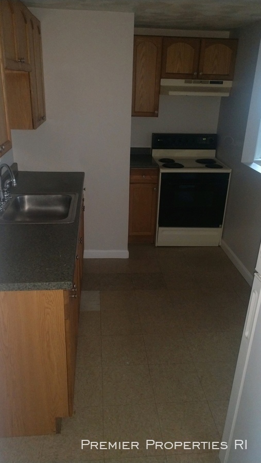 Building Photo - UPDATED 1 BED IN PAWTUCKET!!!