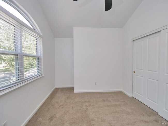 Building Photo - 3500 Crownridge Dr