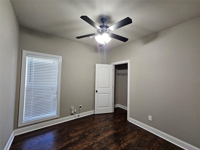 Building Photo - 1017 Ridge Point Dr
