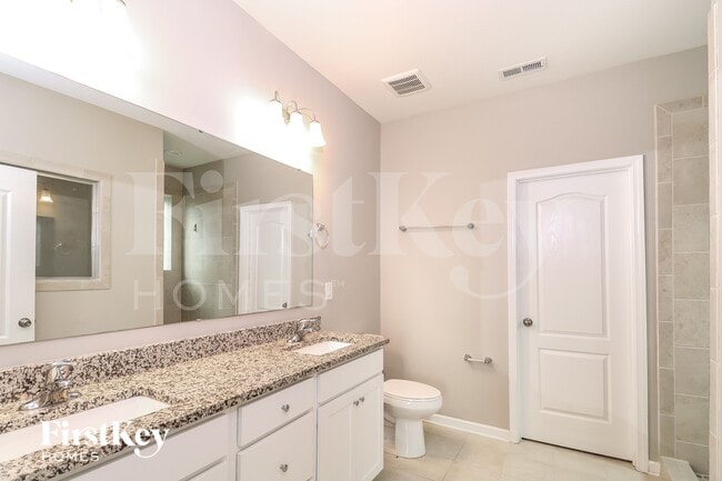 Building Photo - 205 Barberry Dr