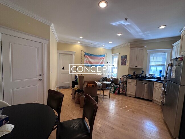 Building Photo - 156A Magazine Unit 23