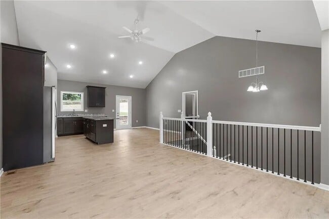 Building Photo - 135 Cedar Ct