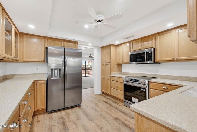 Building Photo - 12433 W Fieldstone Dr