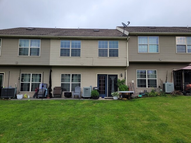 Building Photo - 368 Channing Dr