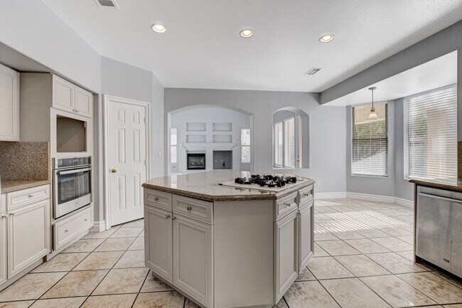 Building Photo - MASSIVE 5 BEDROOM, 2 STORY HOME IN DESIRABLE RHODES RANCH GOLF COURSE COMMUNITY!