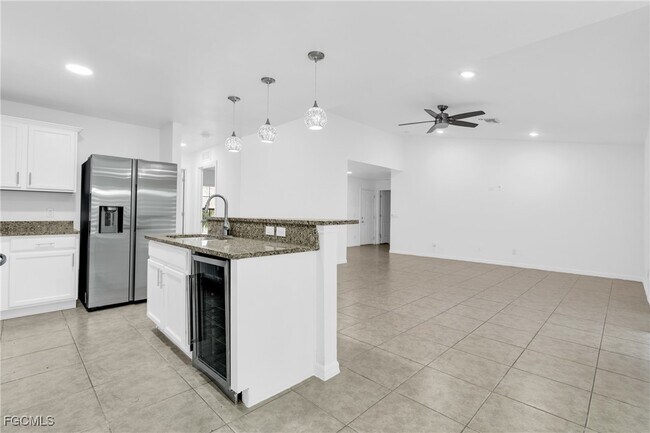 Building Photo - 1601 SW 12th Terrace