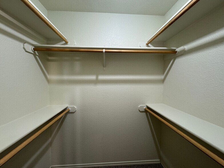 Building Photo - 196 Ryan Cir