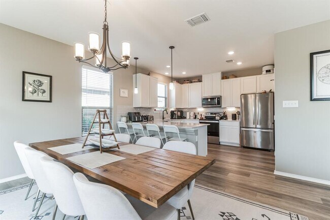 Building Photo - 402 Thunder Valley Trl
