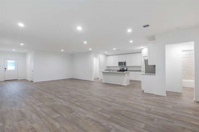Building Photo - 7418 Elm Lndg Ln