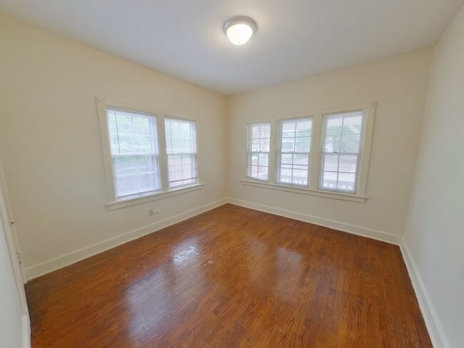 Building Photo - 411 S Poplar St