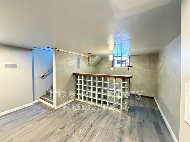 Building Photo - 3915 Itaska St