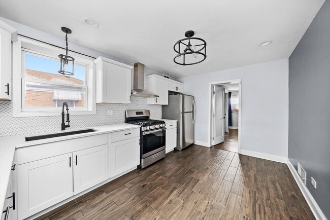 Building Photo - 4223 W 82nd St