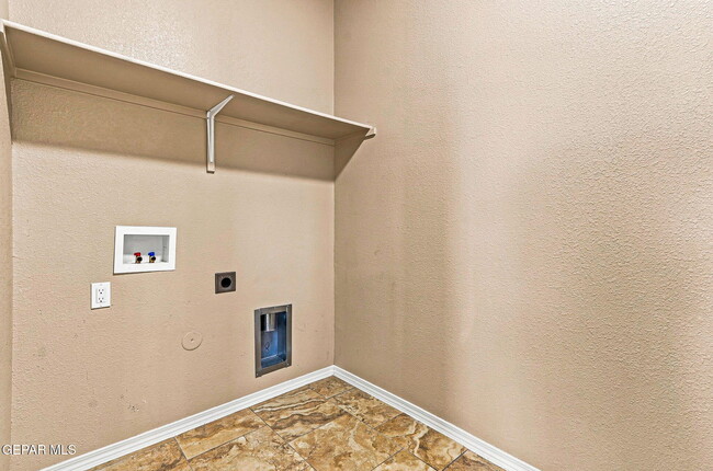 Building Photo - 7409 Dewberry Dr