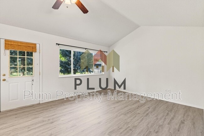 Building Photo - 5449 Golf Dr