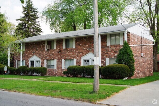 Primary Photo - 109 E River St