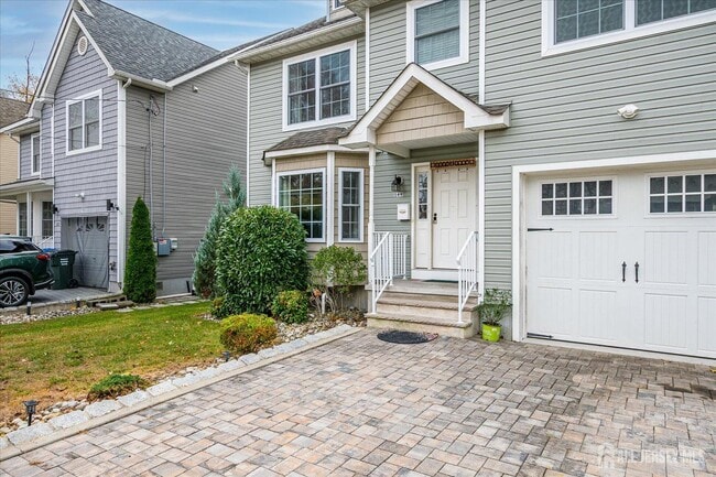 Building Photo - 169 Metuchen Ave