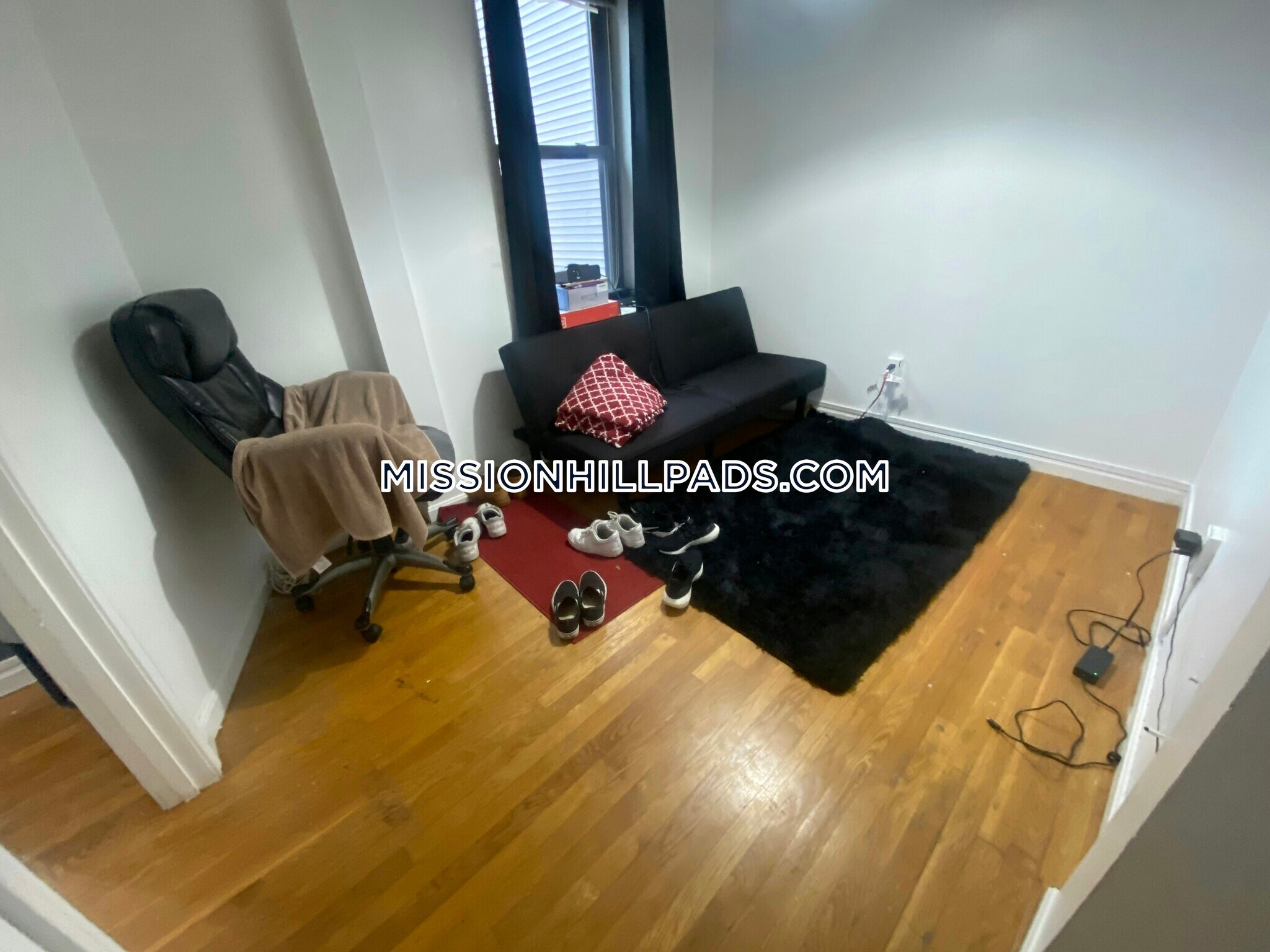 Building Photo - 715 Parker St