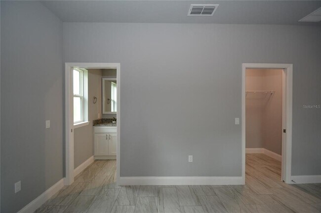 Building Photo - 17 Zoeller Ct