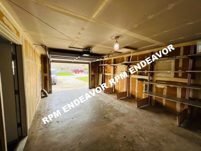 Building Photo - 3-Bedroom Home in Fort Zumwalt School Dist...
