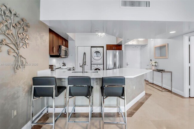 Building Photo - 20000 E Country Club Dr