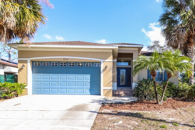 Building Photo - 616 Omaha St