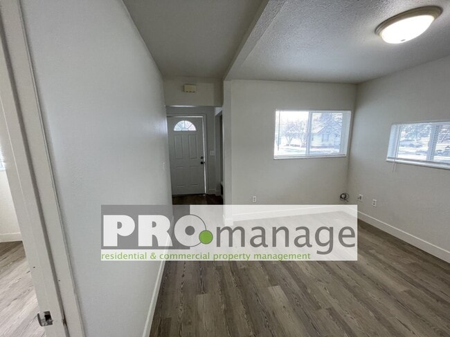 Building Photo - 3 Bed, 2 Bath Single Family Home - Idaho Falls