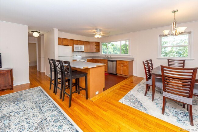 Building Photo - 24 Crescent Dr