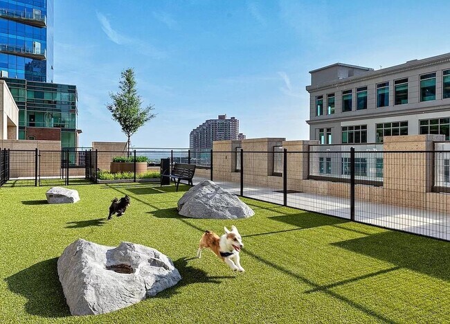 Building Photo - 99 Hudson St