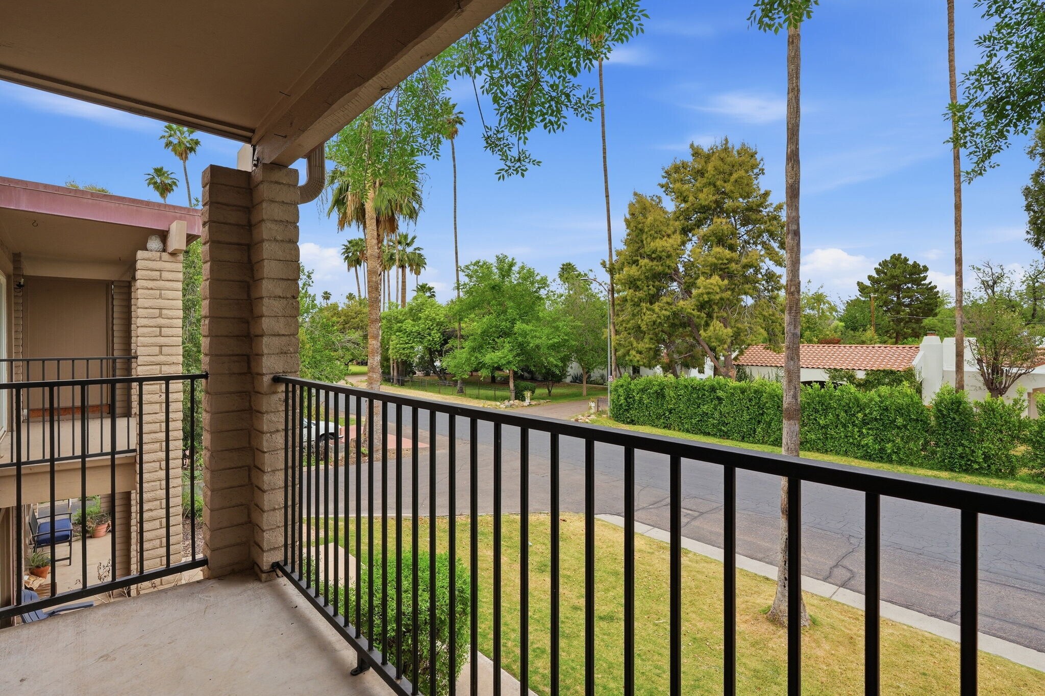 Building Photo - 31 W Pasadena Ave