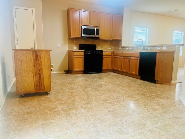 Building Photo - 15042 Silhouette Ridge Dr