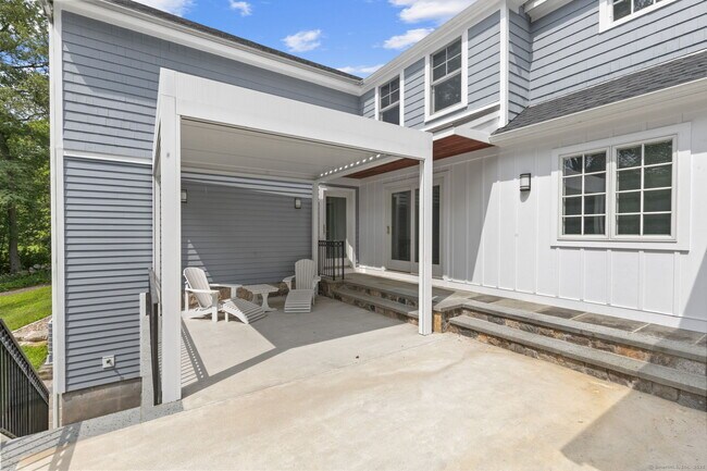 Building Photo - 219 Skyview Ln