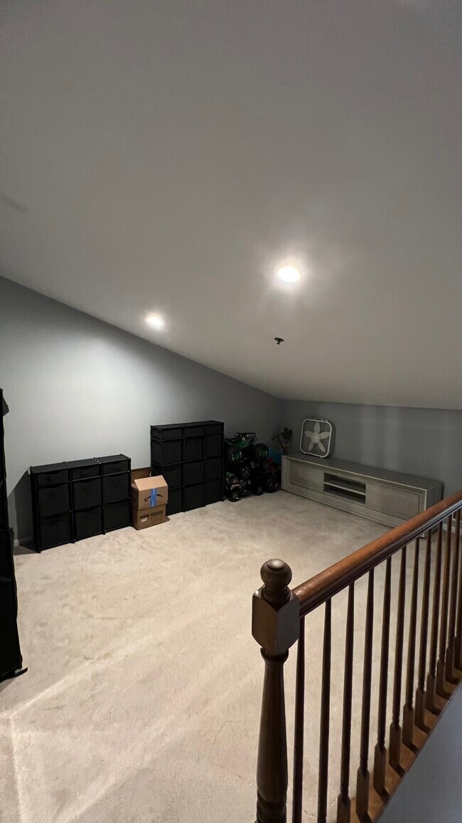 Building Photo - 475 Scots Dr