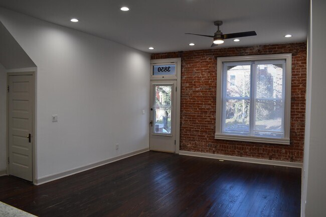 Primary Photo - 3850 Juniata St