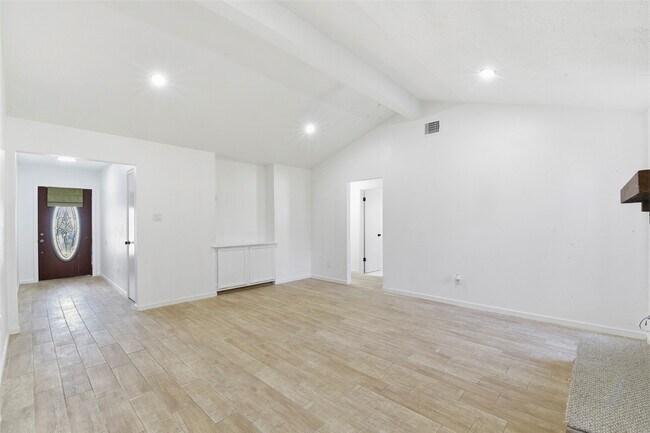 Building Photo - 16318 Cypress Point Dr