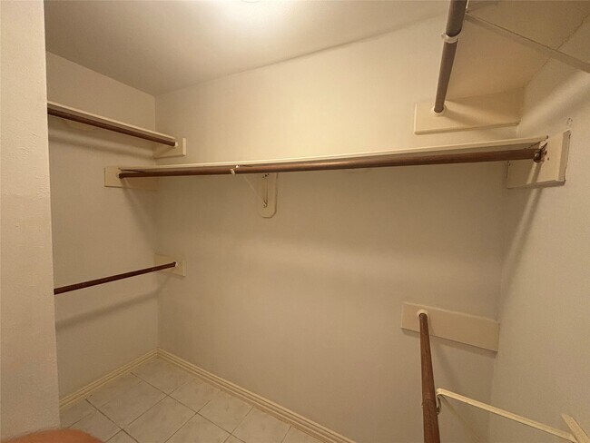 Building Photo - 15803 Mission Estates Ct