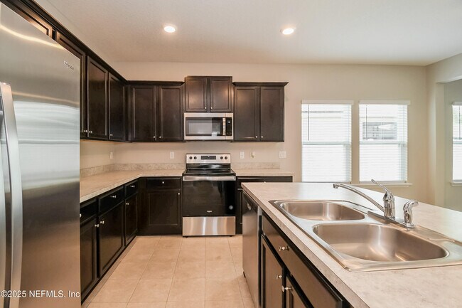 Building Photo - 10991 Haws Ln