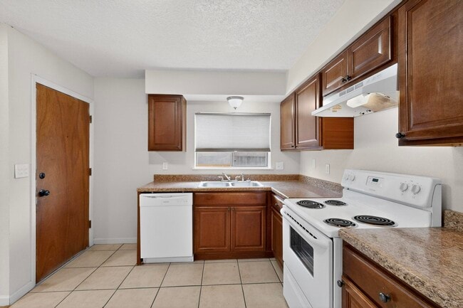 Building Photo - 222 Shannon Pl NW