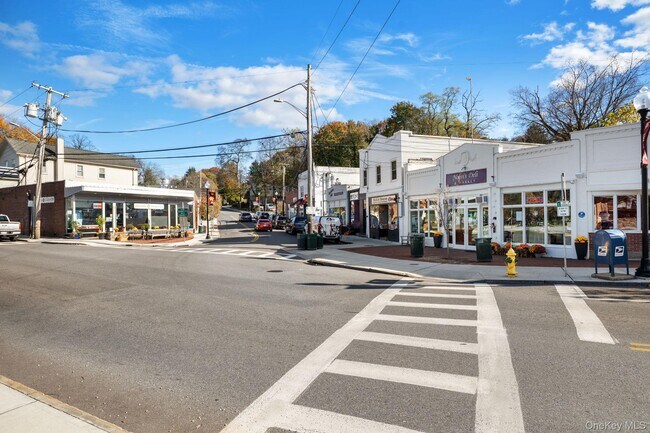 Building Photo - 27 Winding Ln