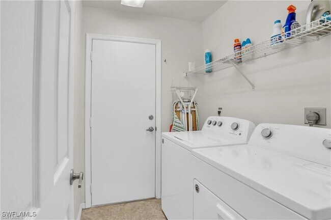 Primary Photo - 2268 Piccadilly Ct