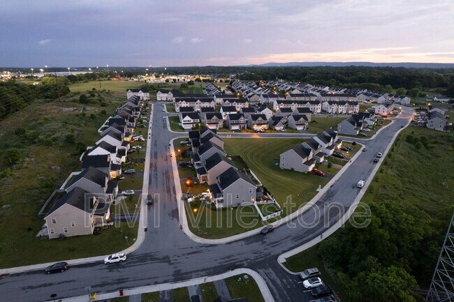 Building Photo - 367 Ontario Dr