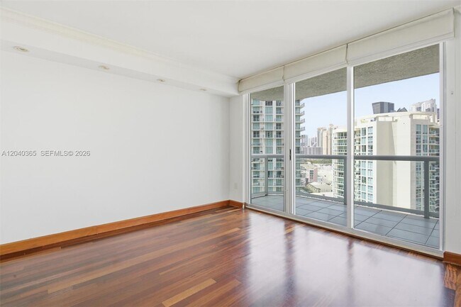 Building Photo - 16500 Collins Ave