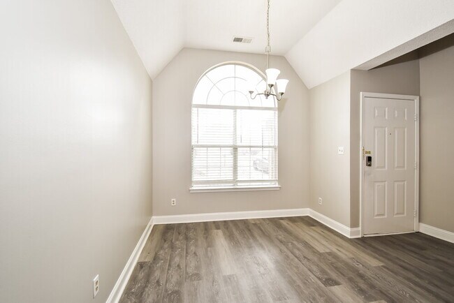 Building Photo - 8457 Regal Bend Dr